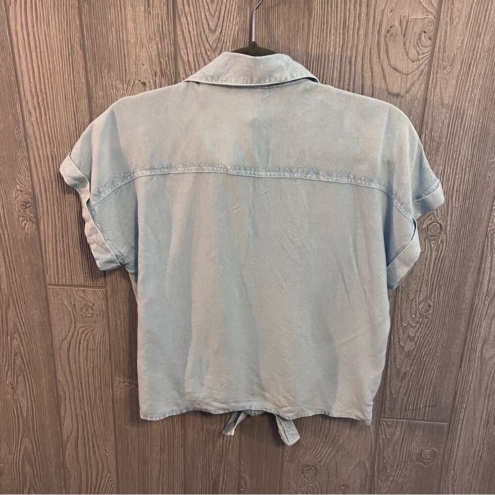 Sim & Sam Bleached Wash Short Sleeve Cropped Chambray - Picture 4 of 4